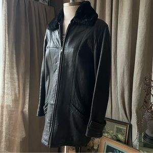 Vintage leather shearling jacket motorcycle chic 90s fur collar flight aviator